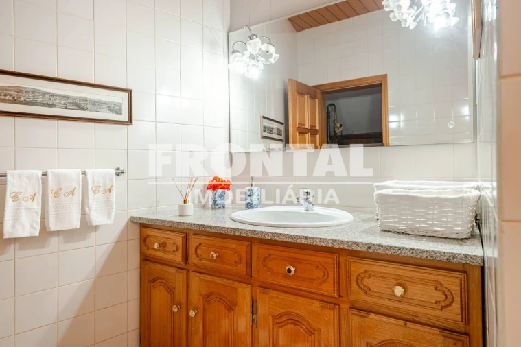 Moradia T5 para Venda em Frechas Foto 13