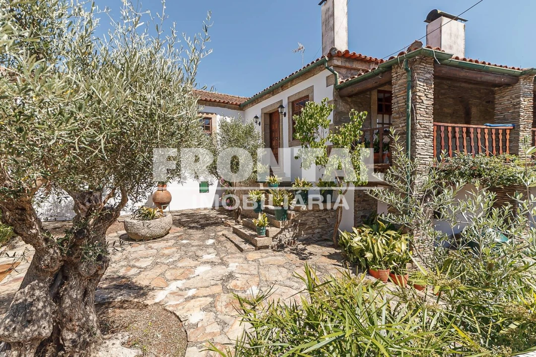 Moradia T5 para Venda em Frechas Foto 2