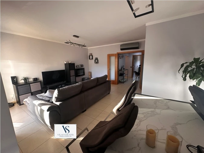 Apartamento T3 para Venda em Quelfes Foto 6