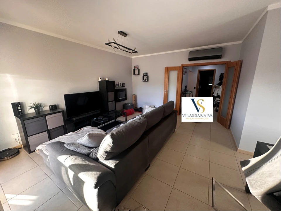 Apartamento T3 para Venda em Quelfes Foto 8