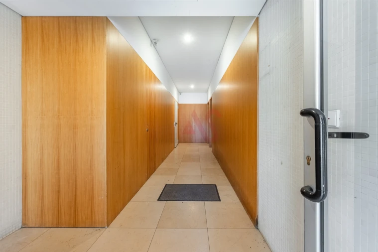 Apartamento T1 para Venda em Azurem Foto 18