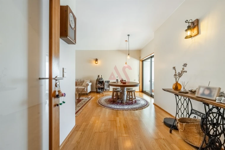 Apartamento T1 para Venda em Azurem Foto 3