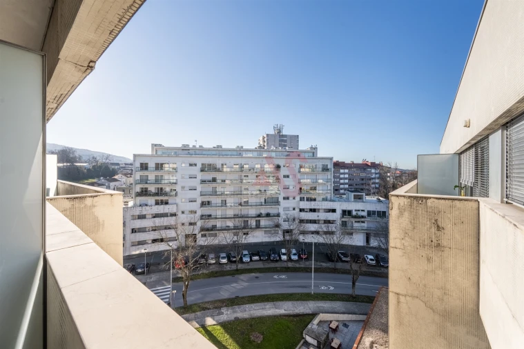 Apartamento T1 para Venda em Azurem Foto 8