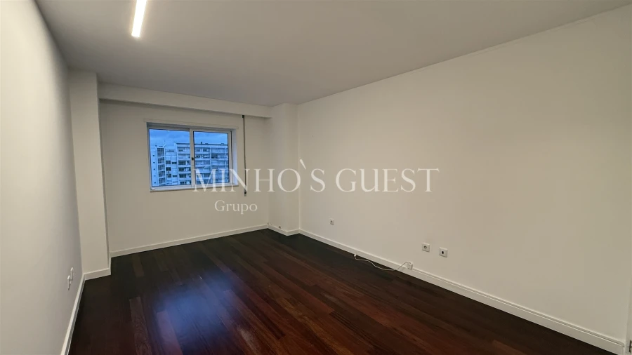 Apartamento T3 para Arrendamento em São Vitor (Braga) Foto 11