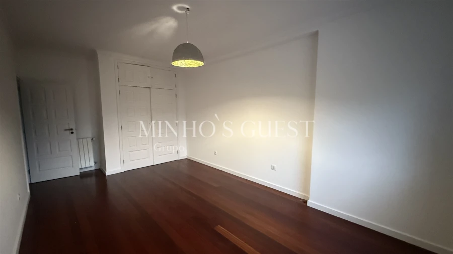 Apartamento T3 para Arrendamento em São Vitor (Braga) Foto 18