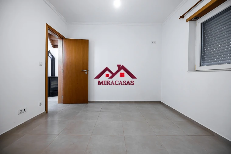 Moradia T3 para Arrendamento em Mira Foto 9