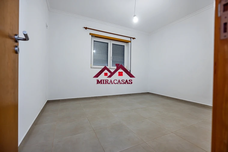 Moradia T3 para Arrendamento em Mira Foto 8