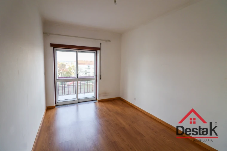 Apartamento T3 para Arrendamento em Rio de Loba Foto 9