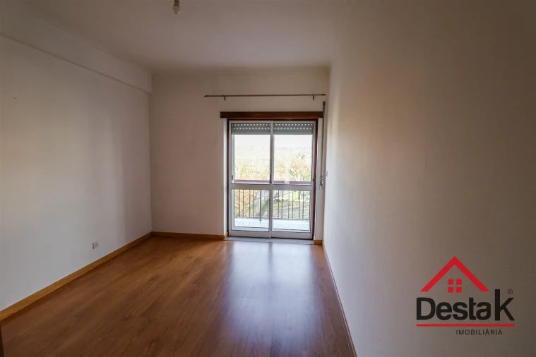 Apartamento T3 para Arrendamento em Rio de Loba Foto 11