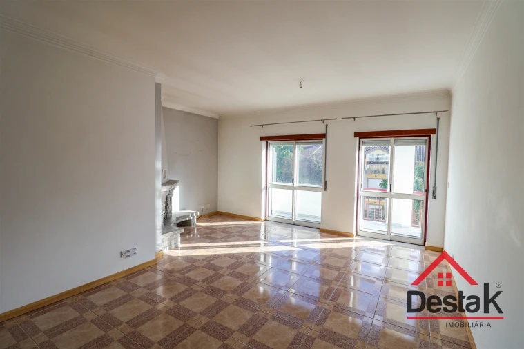 Apartamento T3 para Arrendamento em Rio de Loba Foto 1