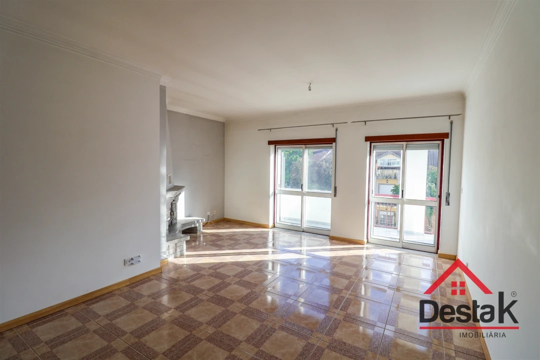 Apartamento T3 para Arrendamento em Rio de Loba Foto 1