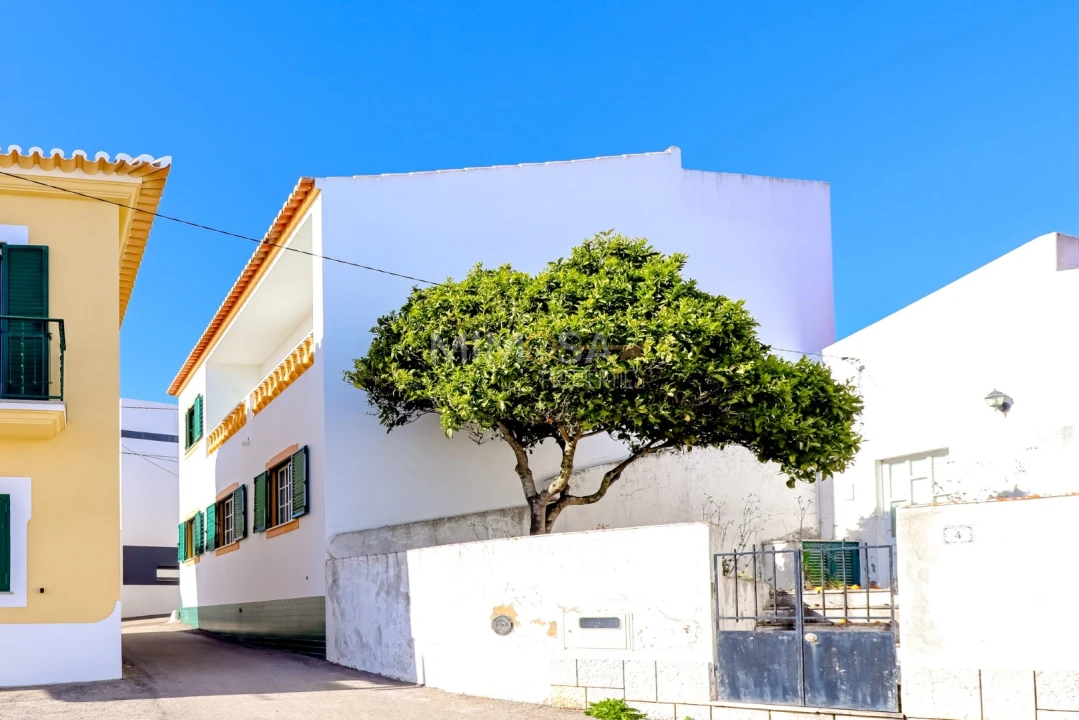 Moradia T4 para Venda em Luz Foto 3