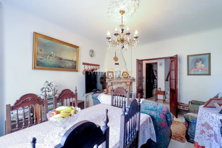 Moradia T4 para Venda em Luz Foto 11