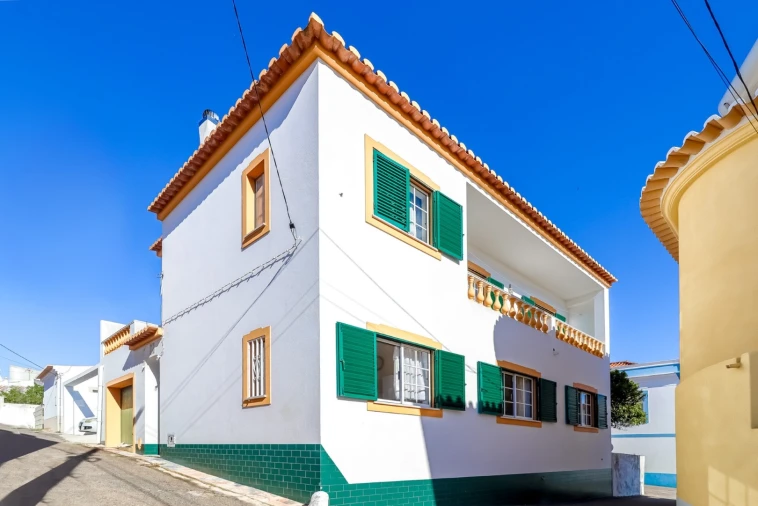 Moradia T4 para Venda em Luz