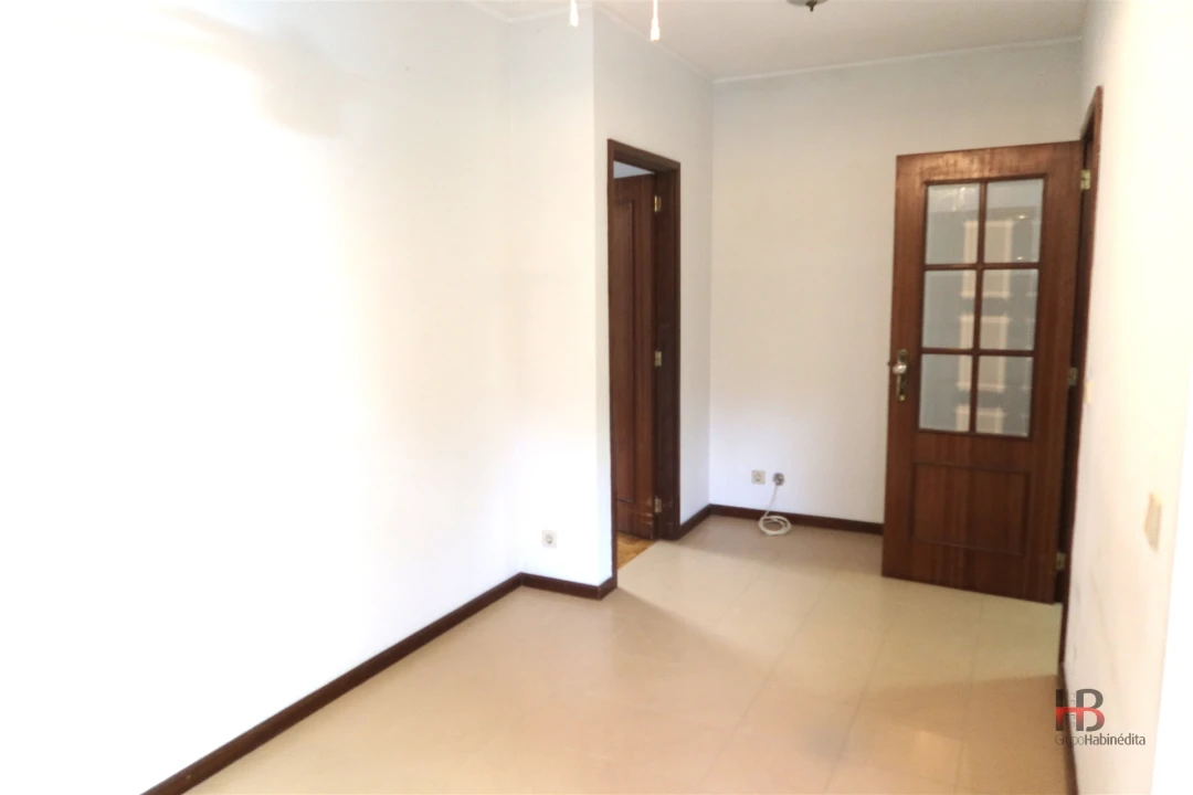 Apartamento T1 para Venda em Lordelo do Ouro e Massarelos Foto 11
