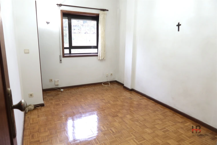 Apartamento T1 para Venda em Lordelo do Ouro e Massarelos Foto 2