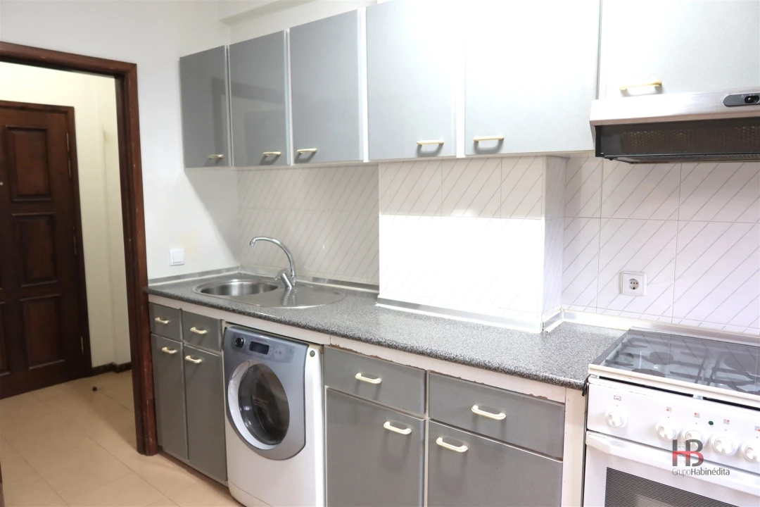 Apartamento T1 para Venda em Lordelo do Ouro e Massarelos Foto 14