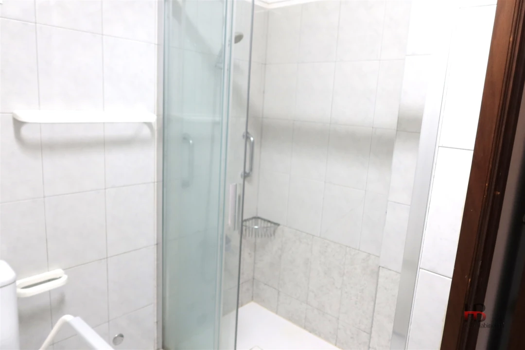 Apartamento T1 para Venda em Lordelo do Ouro e Massarelos Foto 5