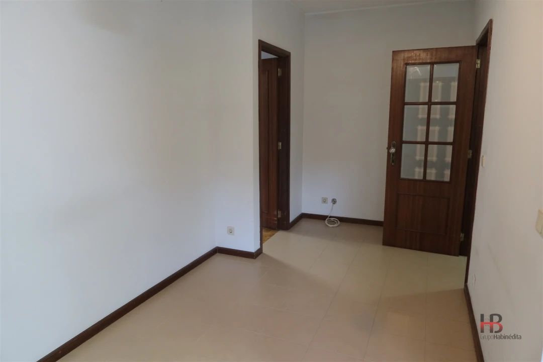 Apartamento T1 para Venda em Lordelo do Ouro e Massarelos Foto 12