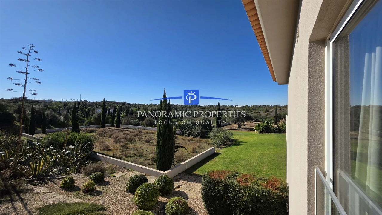 Apartamento T0 para Venda em Estômbar e Parchal Foto 8