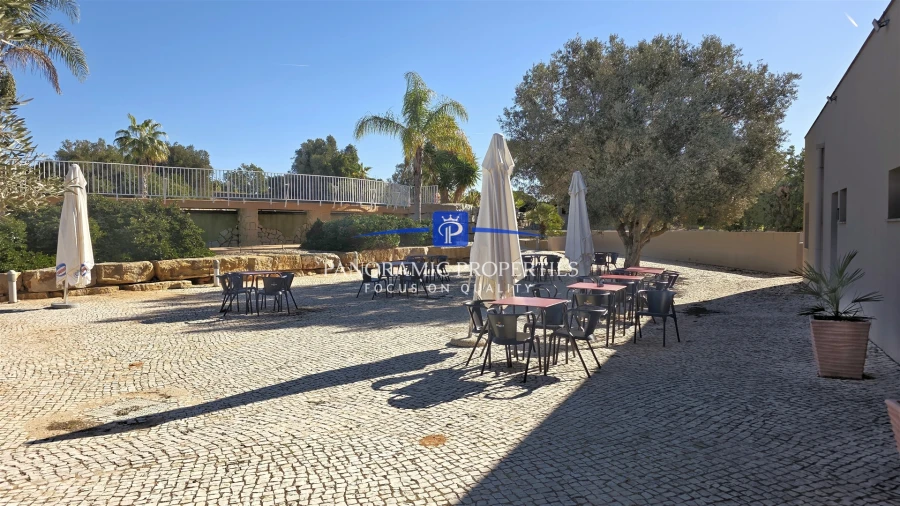 Apartamento T0 para Venda em Estômbar e Parchal Foto 10