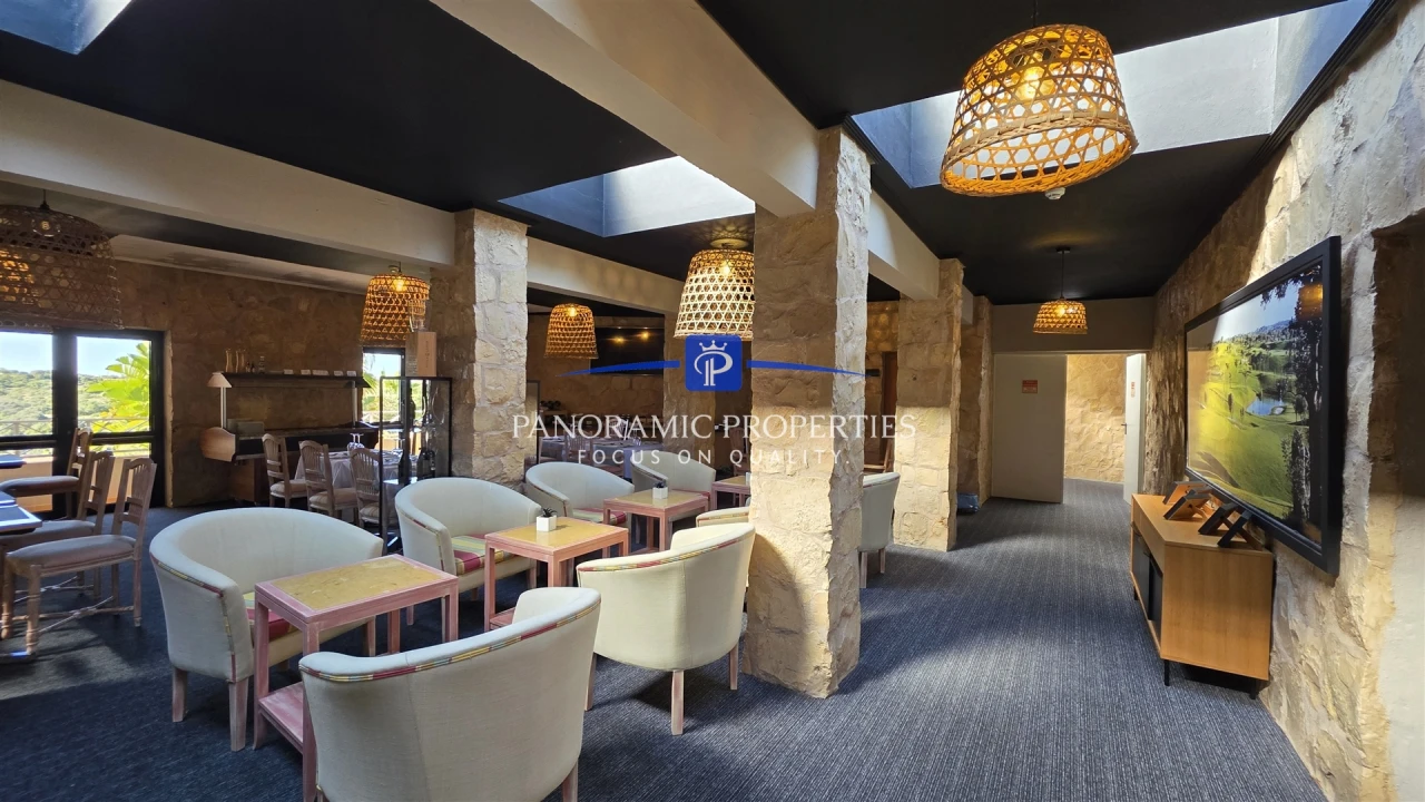 Apartamento T0 para Venda em Estômbar e Parchal Foto 14