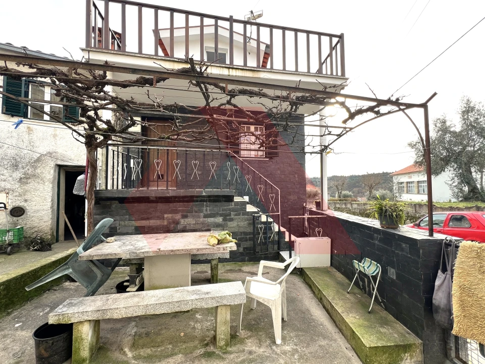 Moradia T2 para Venda em Covas e Vila Nova de Oliveirinha Foto 2