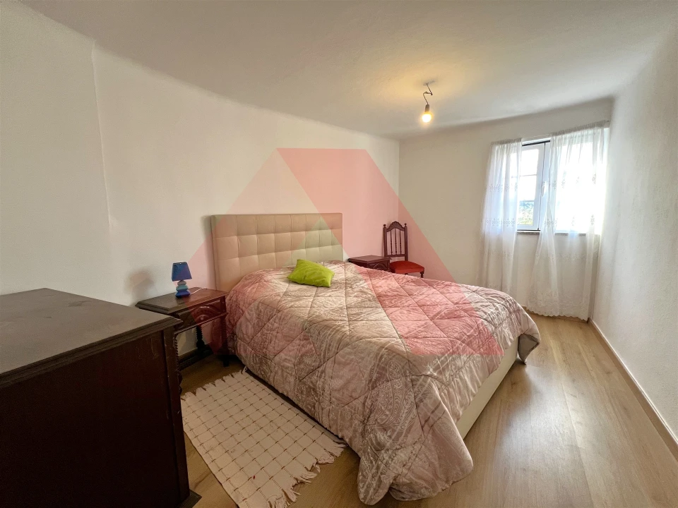 Moradia T2 para Venda em Covas e Vila Nova de Oliveirinha Foto 10