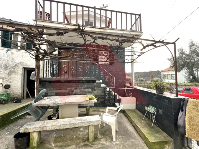 Moradia T2 para Venda em Covas e Vila Nova de Oliveirinha Foto 2