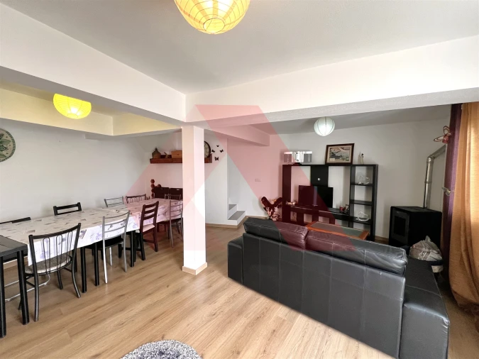 Moradia T2 para Venda em Covas e Vila Nova de Oliveirinha Foto 6