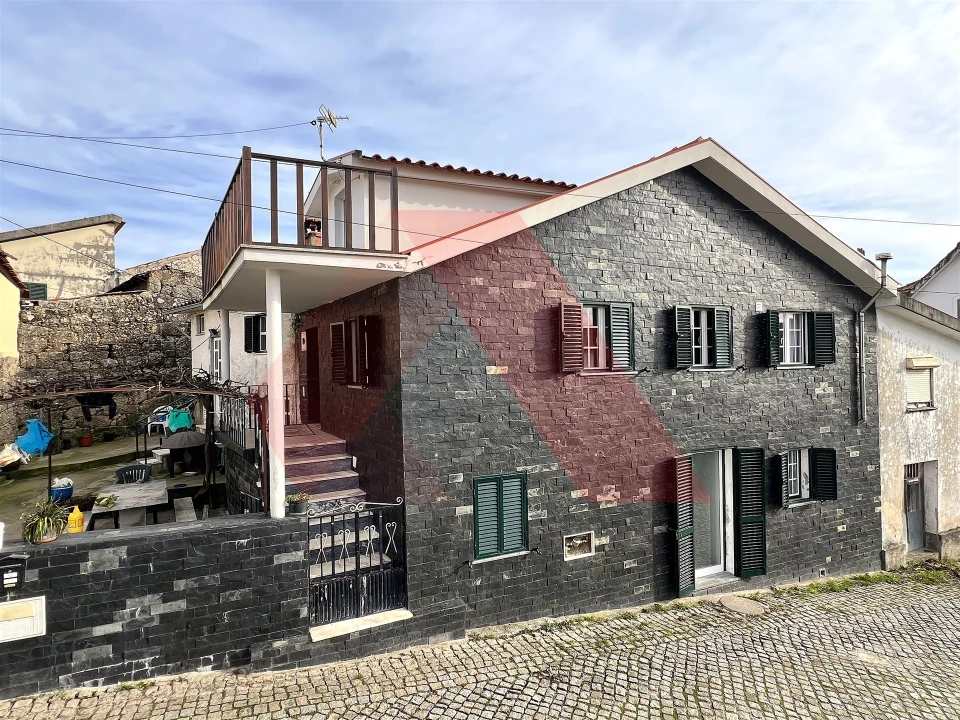 Moradia T2 para Venda em Covas e Vila Nova de Oliveirinha Foto 13