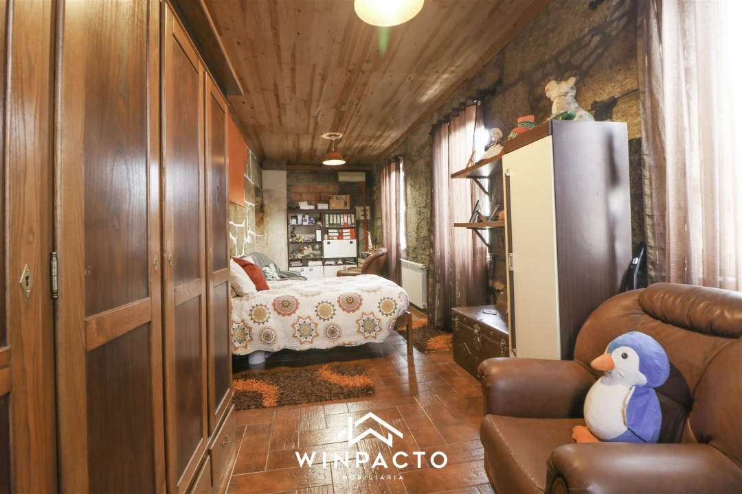 Moradia T4 para Venda em Nelas Foto 17