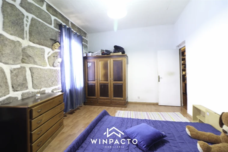 Moradia T4 para Venda em Nelas Foto 8