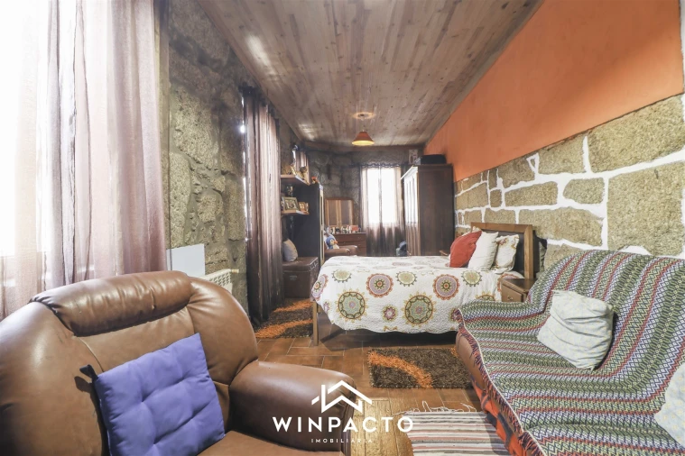 Moradia T4 para Venda em Nelas Foto 5