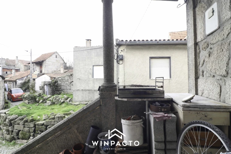 Moradia T4 para Venda em Nelas Foto 33