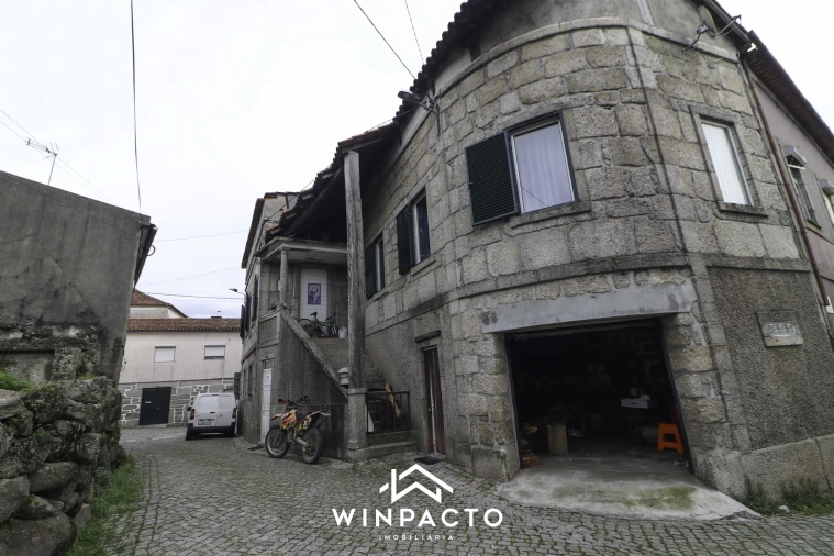 Moradia T4 para Venda em Nelas Foto 39