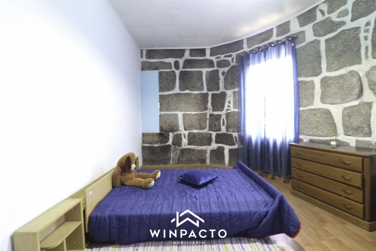 Moradia T4 para Venda em Nelas Foto 9