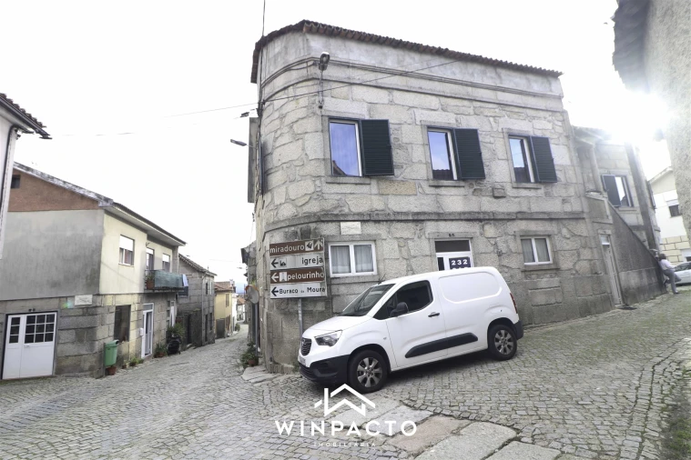 Moradia T4 para Venda em Nelas Foto 38