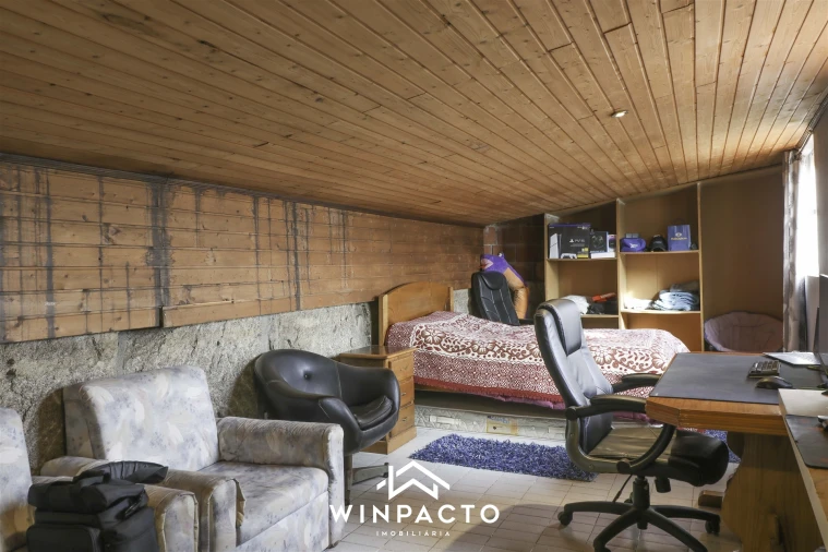 Moradia T4 para Venda em Nelas Foto 10