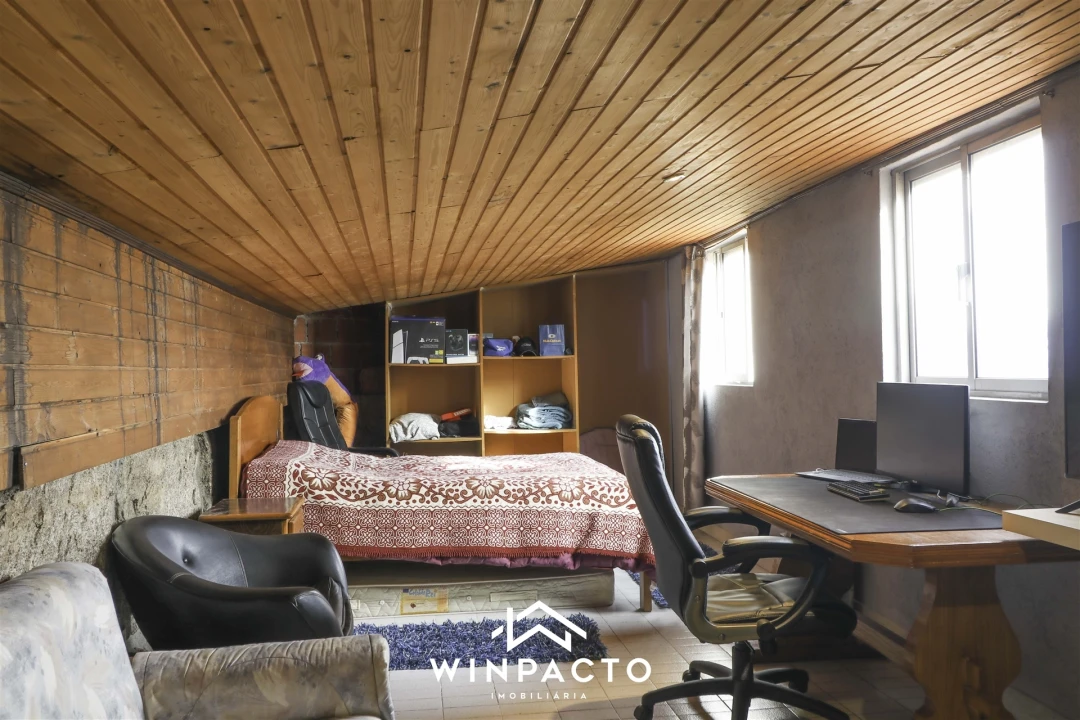 Moradia T4 para Venda em Nelas Foto 11