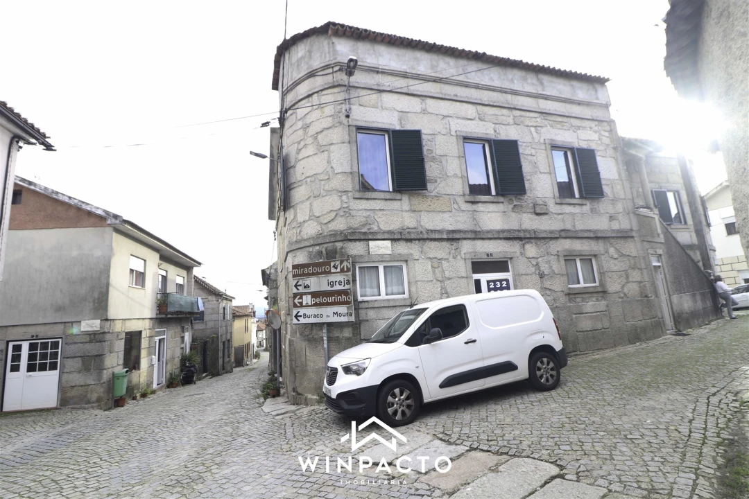 Moradia T4 para Venda em Nelas Foto 38