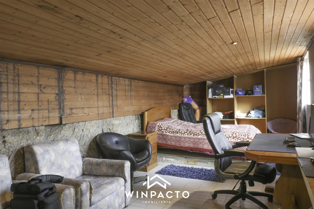 Moradia T4 para Venda em Nelas Foto 10