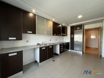 Apartamento T3 para Arrendamento em Viseu