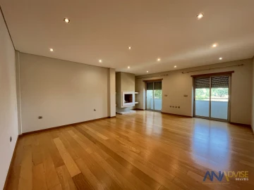 Apartamento T3 para Arrendamento em Viseu