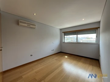 Apartamento T3 para Arrendamento em Viseu