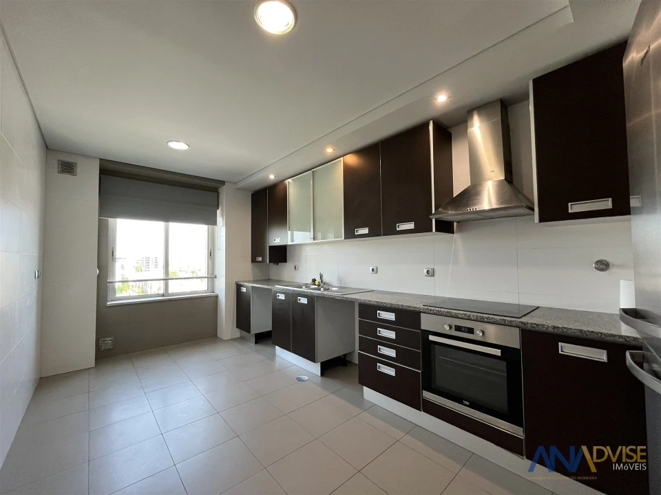 Apartamento T3 para Arrendamento em Viseu Foto 4