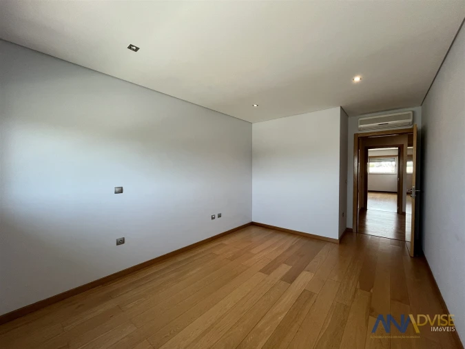 Apartamento T3 para Arrendamento em Viseu Foto 18
