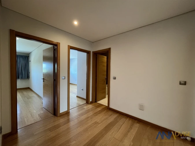 Apartamento T3 para Arrendamento em Viseu Foto 12