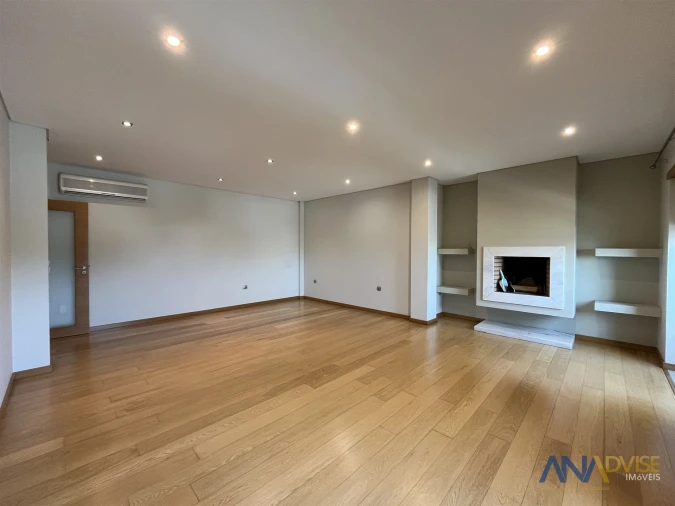 Apartamento T3 para Arrendamento em Viseu Foto 2