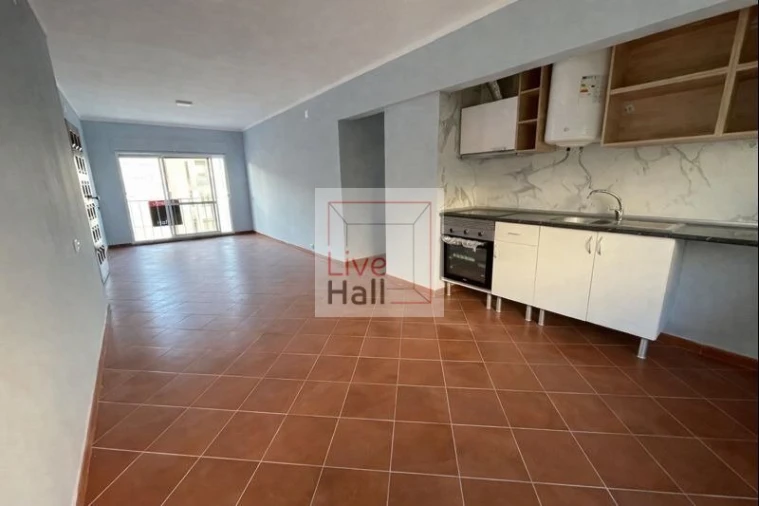 Apartamento T3 para Venda em Agualva e Mira-Sintra Foto 2